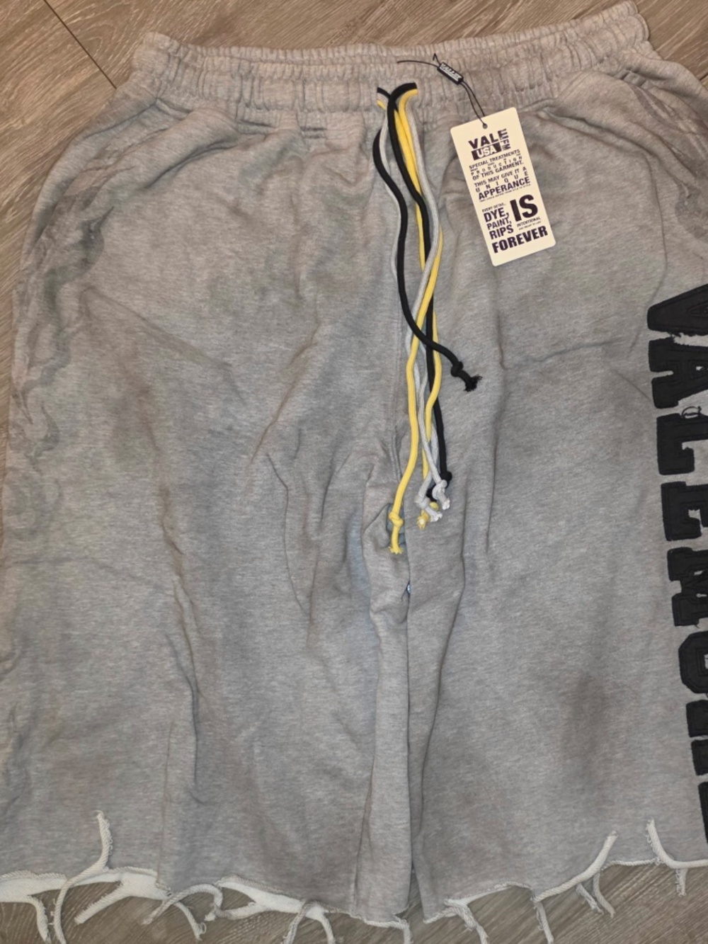 Vale forever 3/4 SHORTS GRAY "Authentic"